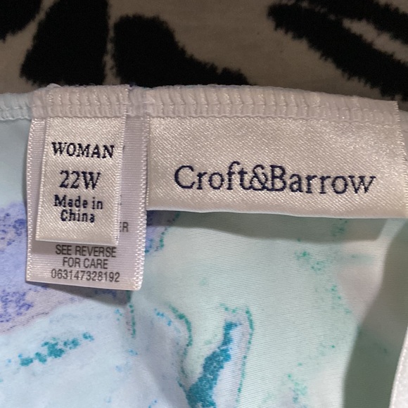 Croft and Barrow Swim Top Size 22 (runs small) - Picture 3 of 3